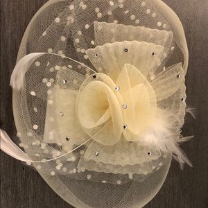 Off-white Fascinator / Headband